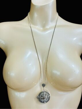 ZAD Silver Compass Locket Medallion Necklace with Long Chain Casual Unisex EUC